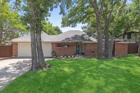 5204 Rustle Leaf Dr, Arlington, TX 76017