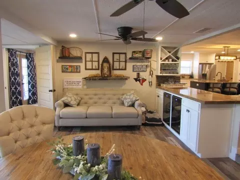 206 Sunray St, Mabank, TX 75156