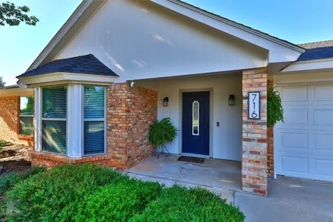 716 Lytle Shores Dr, Abilene, TX 79602 photo 2