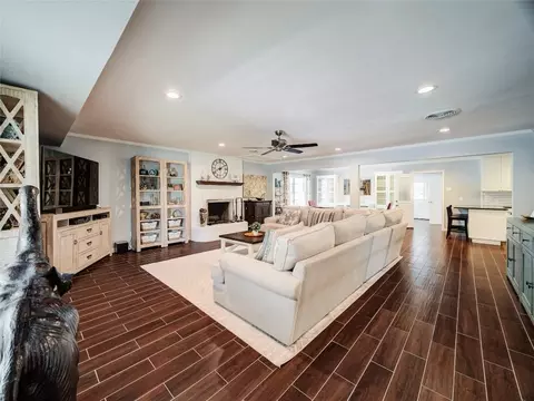 6210 N Hill Ln, Fort Worth, TX 76135
