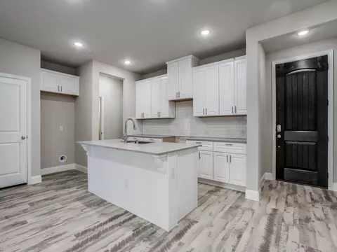 545 Hutchinson Ln, Lewisville, TX 75077