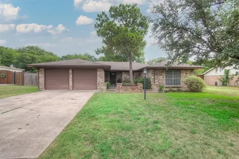 5917 Rayburn Dr, Fort Worth, TX 76133