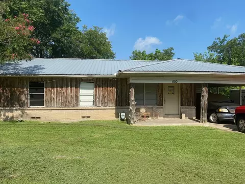 600 S Santa Fe St, Wolfe City, TX 75496