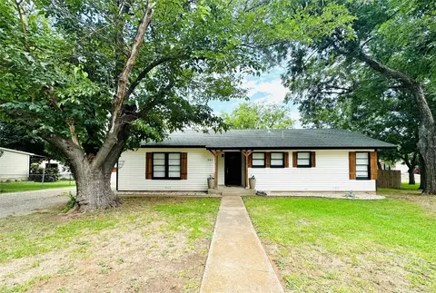 381 S Dobson St, Burleson, TX 76028