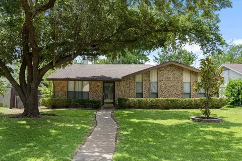5721 Valley Mills Dr, Garland, TX 75043