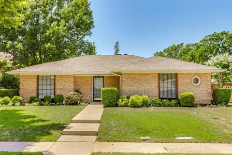 2146 Robin Rd, Lewisville, TX 75077