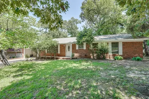 902 Shady Trl, Athens, TX 75751