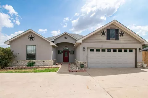 1305 E Apache Trl, Granbury, TX 76048