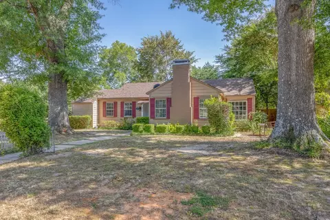 912 E Neches St, Palestine, TX 75801
