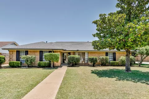 6700 Oliver Dr, North Richland Hills, TX 76180