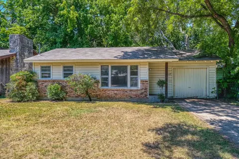 609 N Wood St, Cleburne, TX 76033