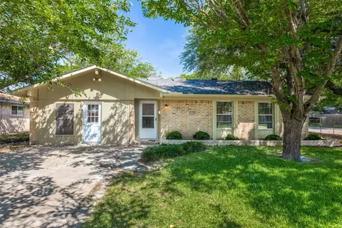 1025 Sunset Dr, Garland, TX 75040