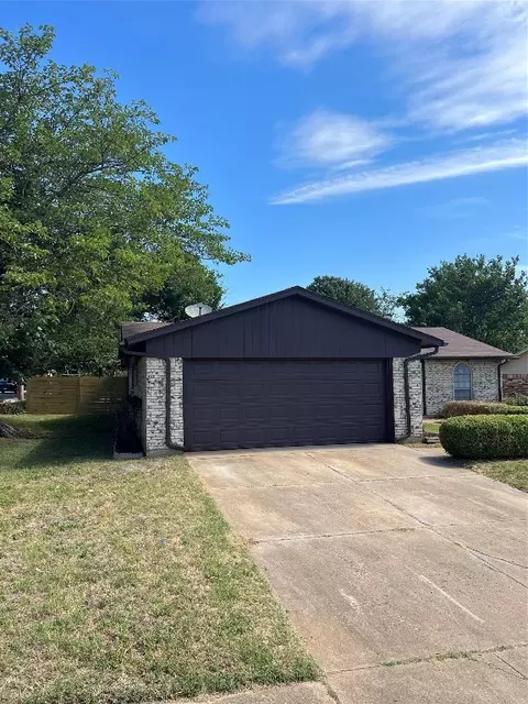 7501 Castillo Rd, Fort Worth, TX 76112