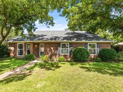 8900 Madewood Ct, Granbury, TX 76049
