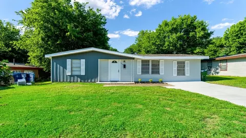 402 Wallace Dr, Garland, TX 75041
