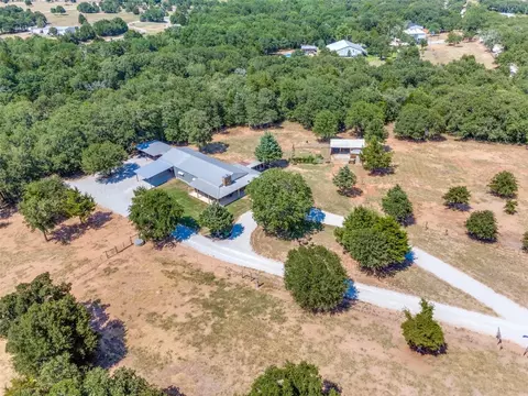 930 Curry Rd, Sunset, TX 76270 photo 40