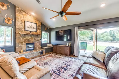 930 Curry Rd, Sunset, TX 76270 photo 6