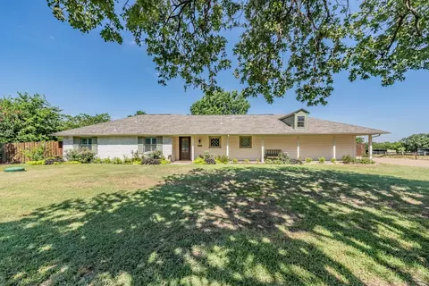 4929 Sunset N Cir, Fort Worth, TX 76244