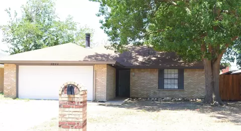 2804 S Meadow Dr, Fort Worth, TX 76133