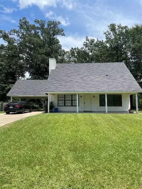 6132 Alaska Ln, Shreveport, LA 71107