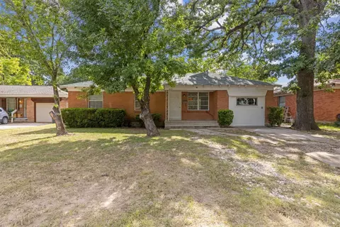 621 Odeneal St, Dallas, TX 75217