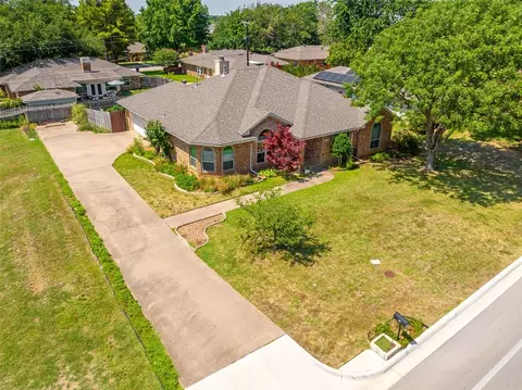 713 W Windsor Dr, Denton, TX 76207