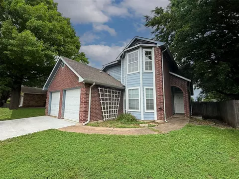 5716 Stone Meadow Ln, Fort Worth, TX 76179