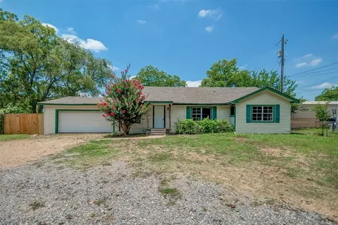 502 S Pecan St, Bells, TX 75414