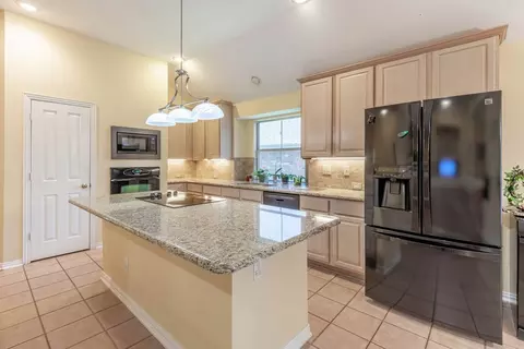 2207 Post Oak Cir, Corinth, TX 76210
