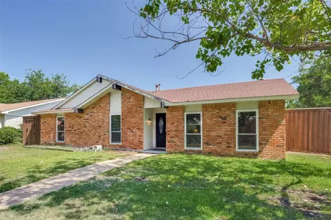 1217 Middle Cove Dr, Plano, TX 75023