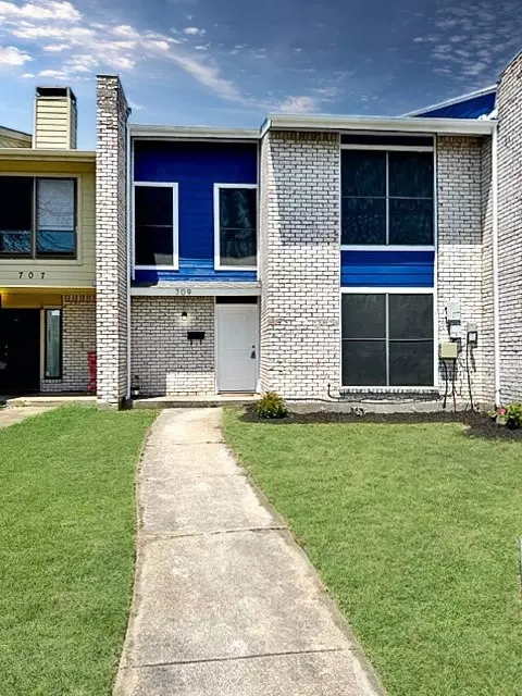 709 Walnut Pkwy, Garland, TX 75042