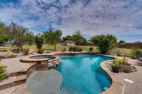 1151 Trophy Ct E, Midlothian, TX 76065