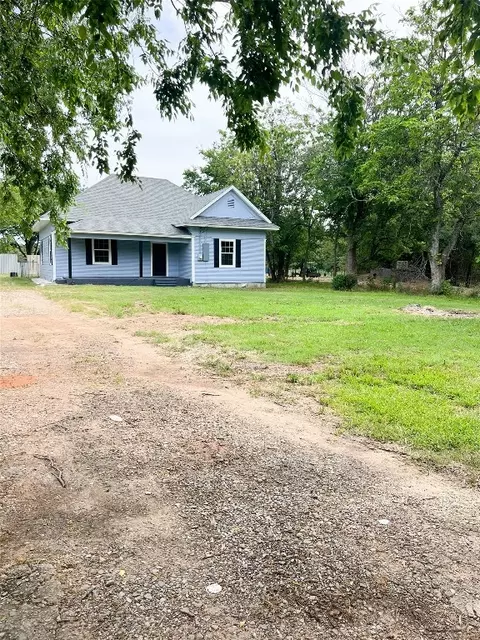 307 Jefferson St, Como, TX 75431