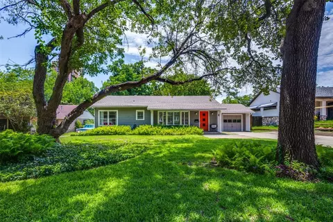 300 Woodland St, Denton, TX 76209