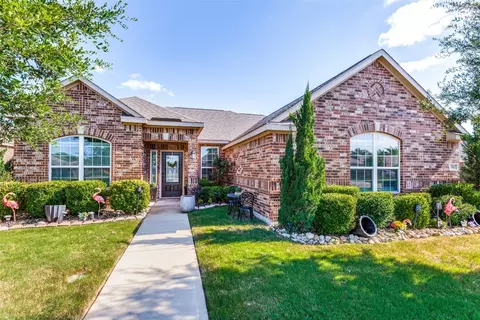 700 Roaring Springs Dr, Glenn Heights, TX 75154