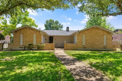 858 Magnolia Ln, Lancaster, TX 75146