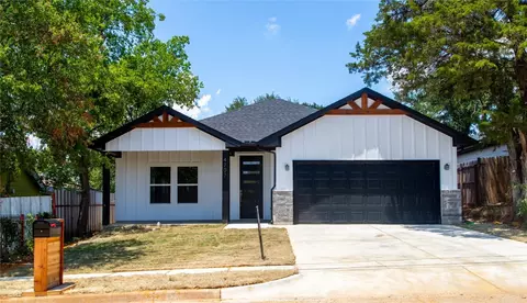 4707 Chapman St, Fort Worth, TX 76105