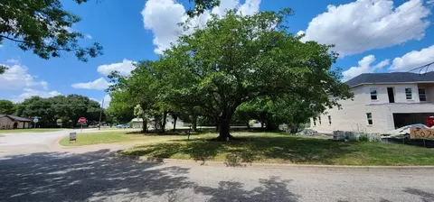 5024 Cummings Dr, North Richland Hills, TX 76180