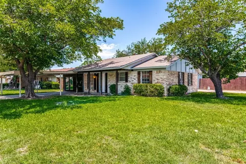 1139 Barclay Dr, Mesquite, TX 75149
