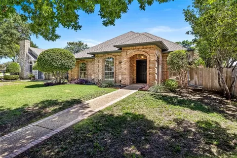 2201 Ventnor Ct, Arlington, TX 76011
