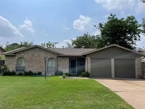 1722 Santa Cruz Ct, Grand Prairie, TX 75051