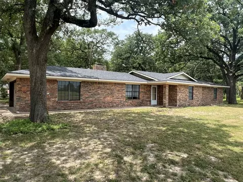 107 Maple St, Commerce, TX 75428 photo 3