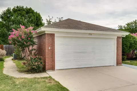 7754 Crossbow Ct, Watauga, TX 76148 photo 2