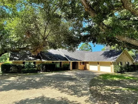631 Southloop Ave, Fairfield, TX 75840