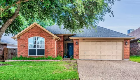 936 Freshwood Ct, Arlington, TX 76017