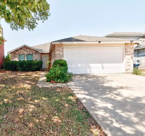 4040 Fox Trot Dr, Fort Worth, TX 76123