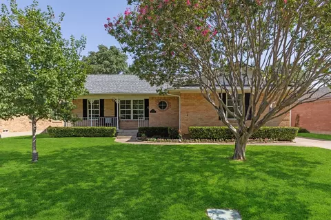 10219 Lakemere Dr, Dallas, TX 75238