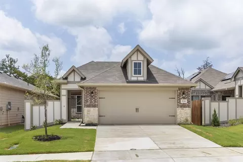 920 Crockett St, Aubrey, TX 76227