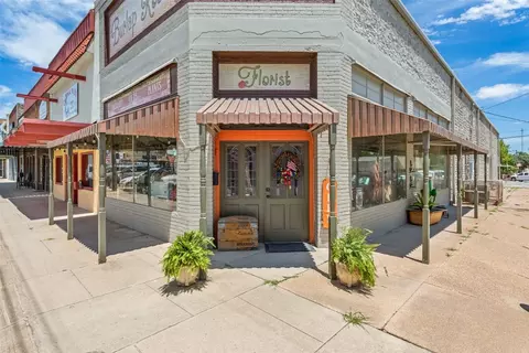 123 E Henry St, Hamilton, TX 76531