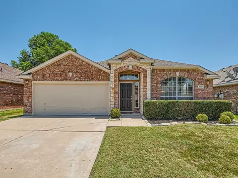 6617 Fairglen Dr, Arlington, TX 76002